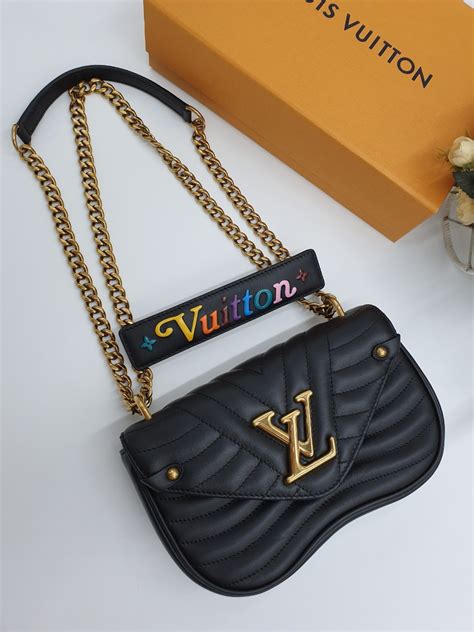 Louis Vuitton New Wave Chain Bag Review.